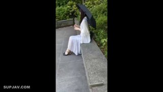 花臂紋身短髮妹子，按頭深喉口交近距離特寫，抱起來後入猛烈撞擊…